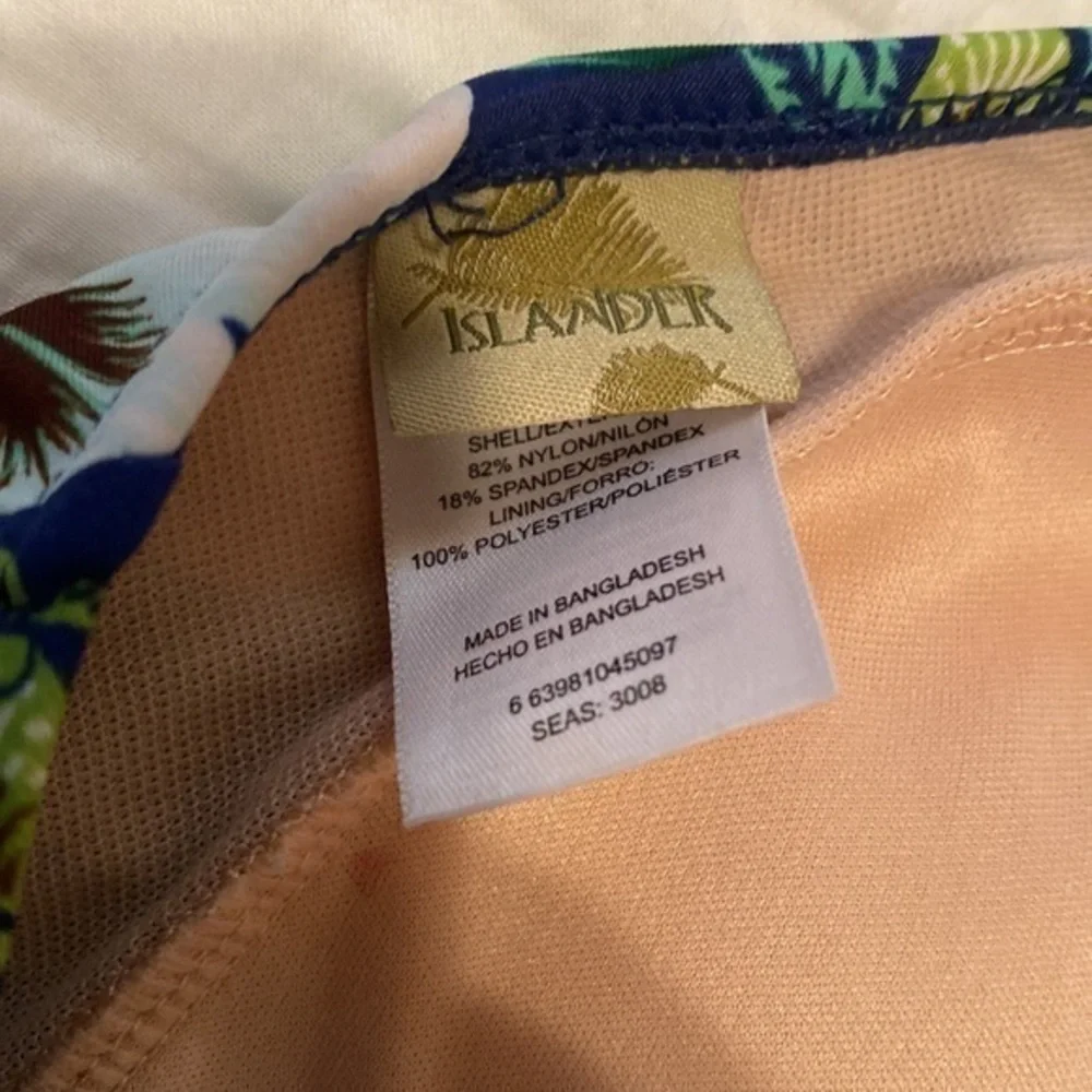 Islander floral bikini top‎